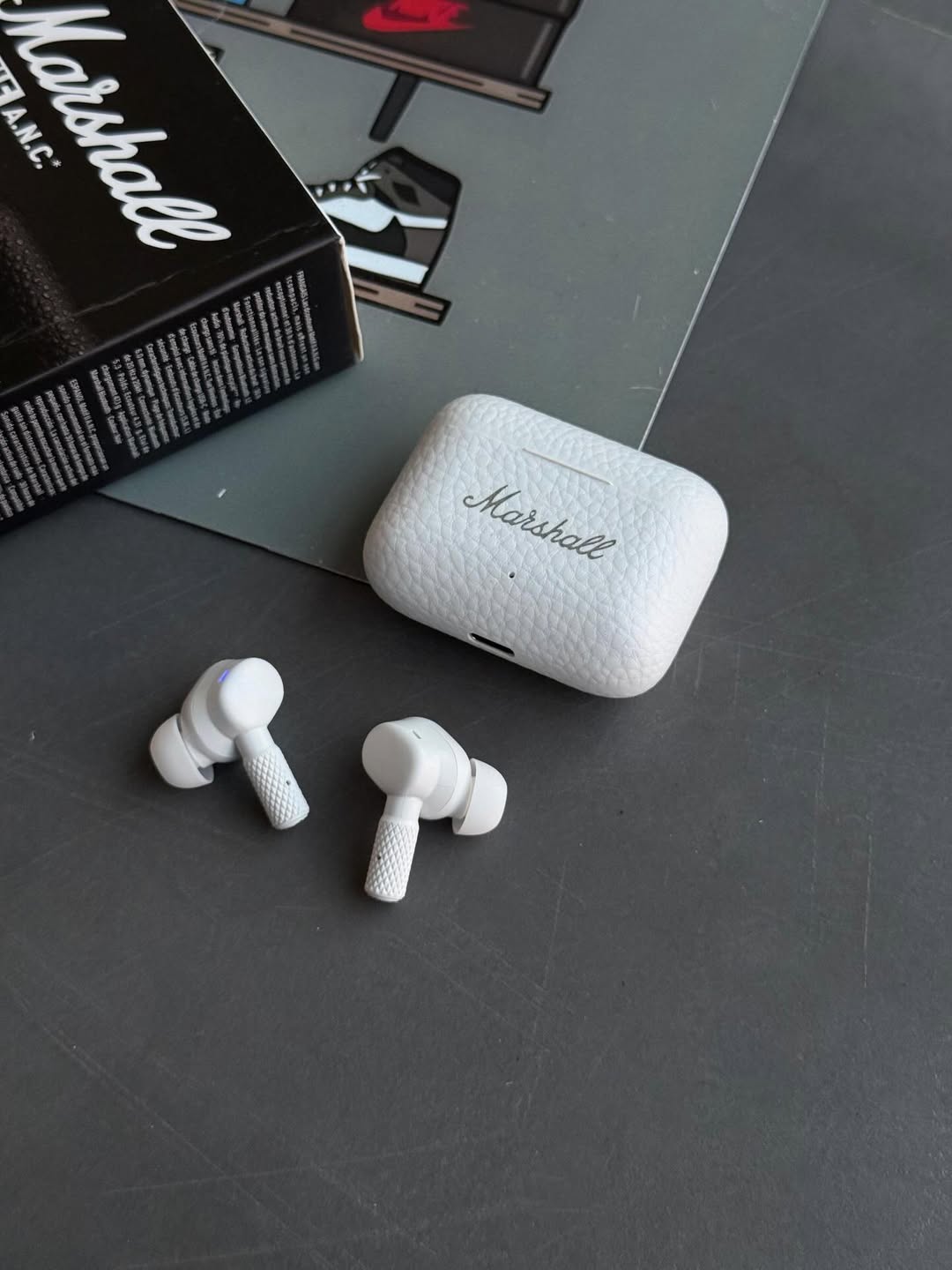 Marshall Premium Wireless Earbuds – White Edition