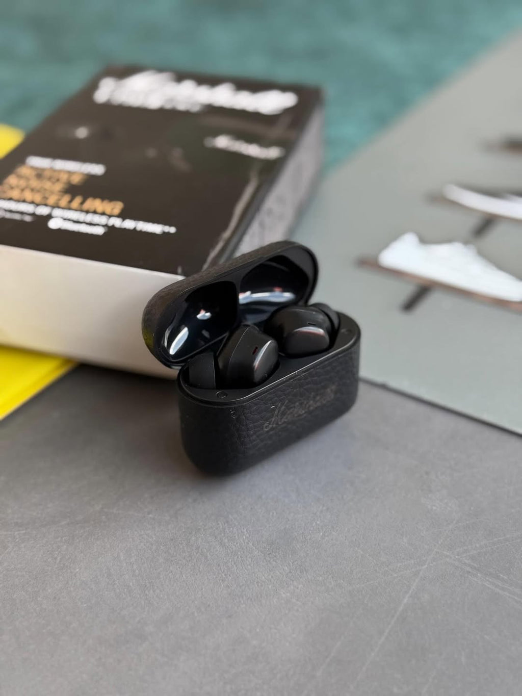 Marshall Premium Wireless Earbuds – White Edition